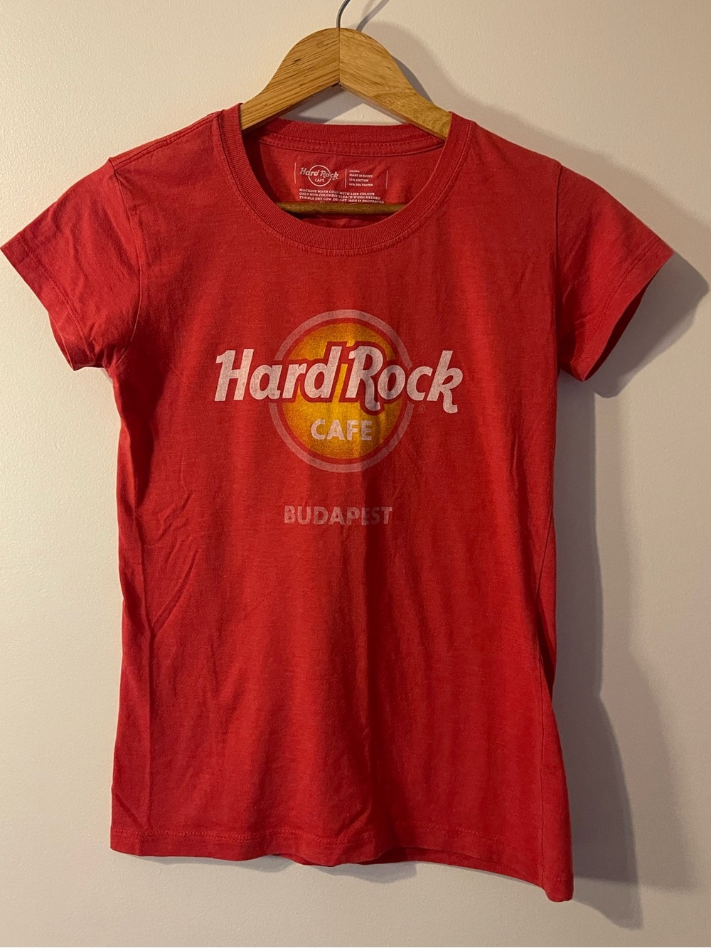 Hard Rock Cafe Budapest Red Graphic Logo Tee S